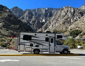 Forest River RV Sunseeker 2450Ford