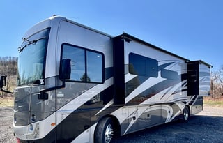 Luxury Personified: The Holiday Rambler