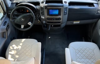 2018 Tiffin 24' Fully Stocked/Auto-Level