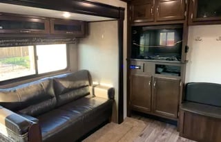 Family approved 1/2-ton towable Jayco w/bunks