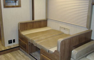 Clean - Spacious - Pet Friendly - 2 Slides