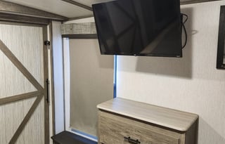 Goose neck and must have 50 amp outlet