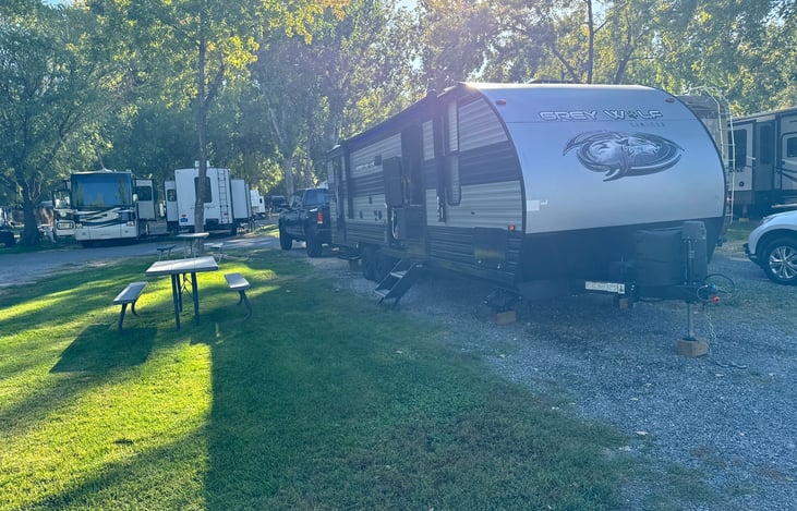 18. Campsite Setup
Set up and relax in minutes. Cousin Kyle offers spacious outdoor living with room to enjoy campfires, lawn games, family meals, and peaceful evenings.