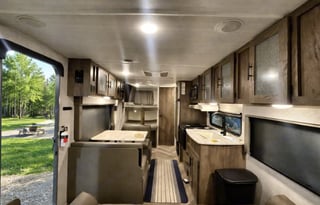 Family Friendly Camper | Delivery & Set-Up