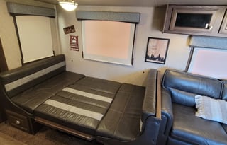 Family/Pet Friendly Large Camper Rental