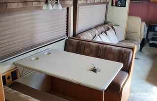 2008 Winnebago Vista 33T