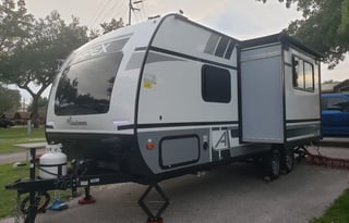 BRAND NEW 2021 Coachmen RV Apex Nano 208BHS