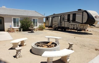 2017 2 Bed/2 Full Ba 43' 5th Wheel + Pool and Hot Tub Option + 2 Bed / 2 Ba House Option