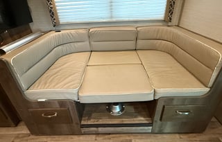 2020 Jayco Redhawk | Disney Ready | Sleeps 6