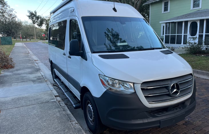 Very maneuverable short wheel base.