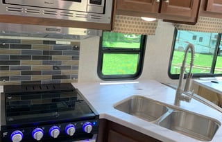 2019 Motorhome sleeps 10 extra large living space