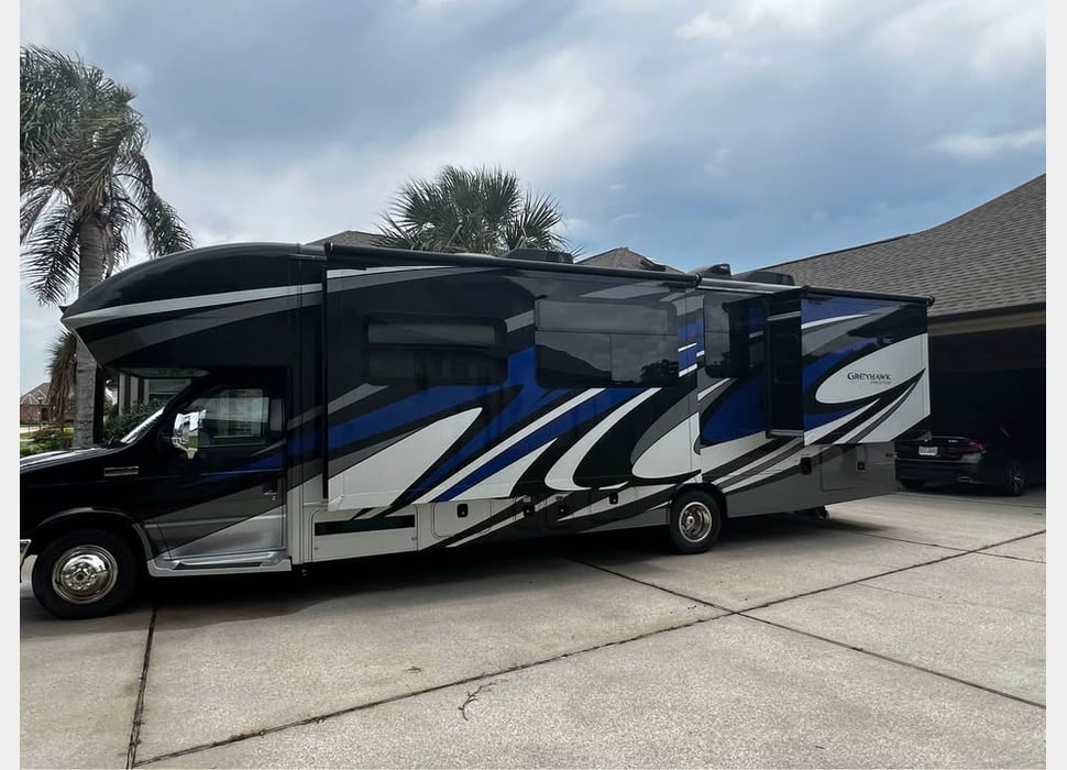 Class C Motor Home rentals in Picayune