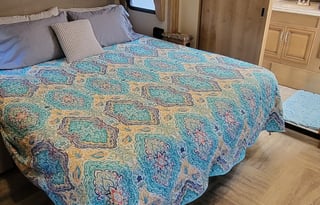 Family Fun Coach-FL-Bring Fido -2Bath! - 2019