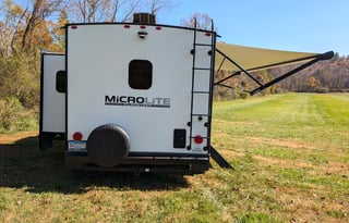 Flagstaff Micro Lite | Modern and cozy w/ 2 slides