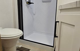 Amber and Jason's Comfy Keystone