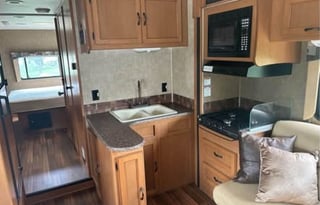 2014 Coachmen RV Freelander 32BH Chevy 4500