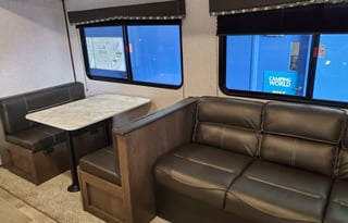2021 Dutchmen RV Coleman Lantern Series 263BH