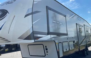 2022 Cherokee Arctic Wolf Suite 3660