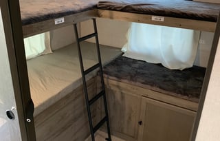 2021 Forest River Surveyor Legend 296QBLE