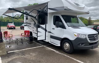 Easy to drive 2021 Jayco Melbourne 24L