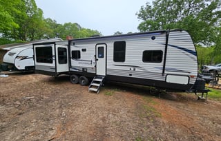 Great Family Getaway w/ Slide-Outs.