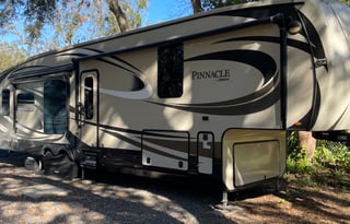 Delilah's Daydream- 2017 Jayco Pinnacle 36FBTS RL