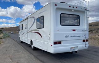2000 Four Winds RV Hurricane 32A