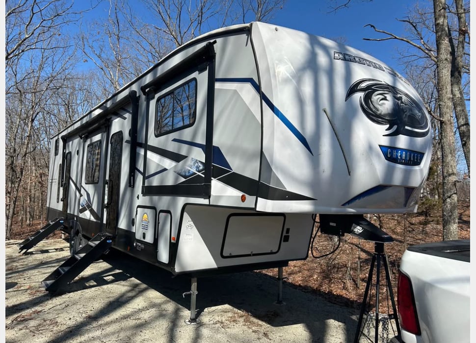 Fifth Wheel rentals in Swansea
