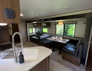 Prime Time RV Avenger ATI 27DBS