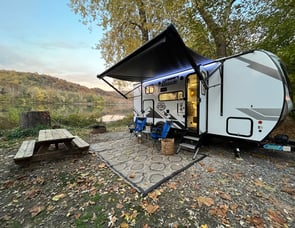 Dutchmen RV Coleman Rubicon 1708BH