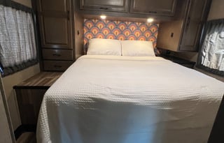 2019 Thor Motor Coach 28A Majestic
