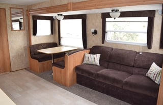 Beautifully updated 2006 Jayco Jay Flight with comfy queen and bunks! - Huge slideout