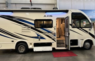 Crazy Easy to Drive!!! Short Class A!