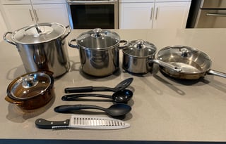 * 5th WHEEL BUNKHOUSE*