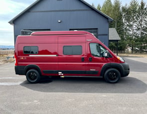Winnebago Solis 59P