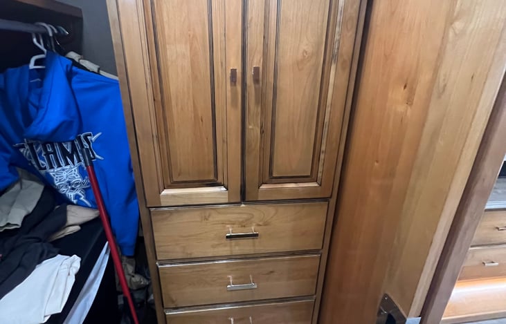 Additional drawers and storage