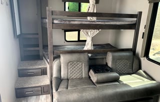 Parker’s Trailer 2022 Transcend 265BH