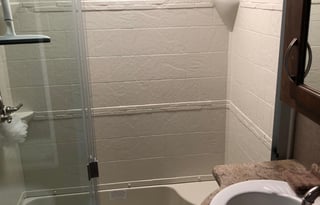 DELIVERY ONLY. Spacious 37 ft trailer w/ 3 slides