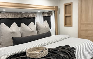 2025 Forest River 5th Wheel Sandpiper 3800RK