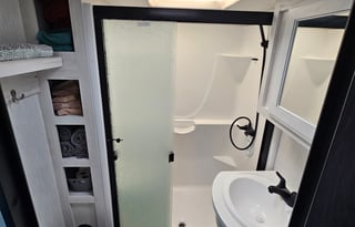 2022 Heartland Bighorn 39MB.