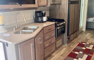 2022 Winnebago Sunstar 32M