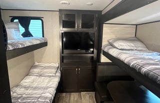 2021 Jayco Jay Flight with bunk room(Deliver only)