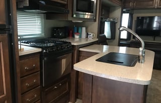 2018 Keystone Outback HAL437