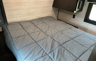 Family and Pet friendly!!  Sleeps up to 8!