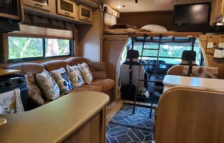 2016 Coachmen RV Freelander 32BH Ford 450