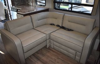 "BEAUTIFUL" 2018 Georgetown 38 ft Luxury RV