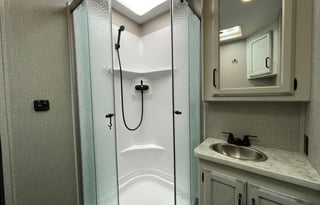 (Unit 2) 2022 Jayco with bunks!