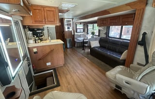 Motorhome Stationary-Not for Road Trip-We deliver