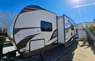2023 Pet Friendly Shockwave Toy Hauler