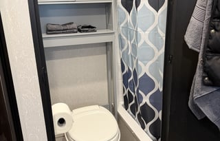 The Wandering Wolf 23 ft Black Label